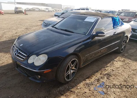 2007 Mercedes-Benz Clk 550 из США, поврежденный, VIN WDBTK72F27T076859